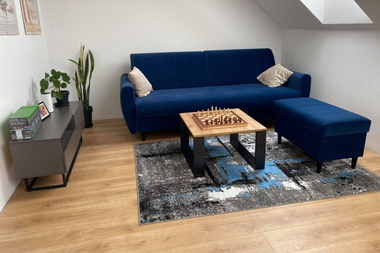 Co można pomieścić w tapczanie z pojemnikiem?